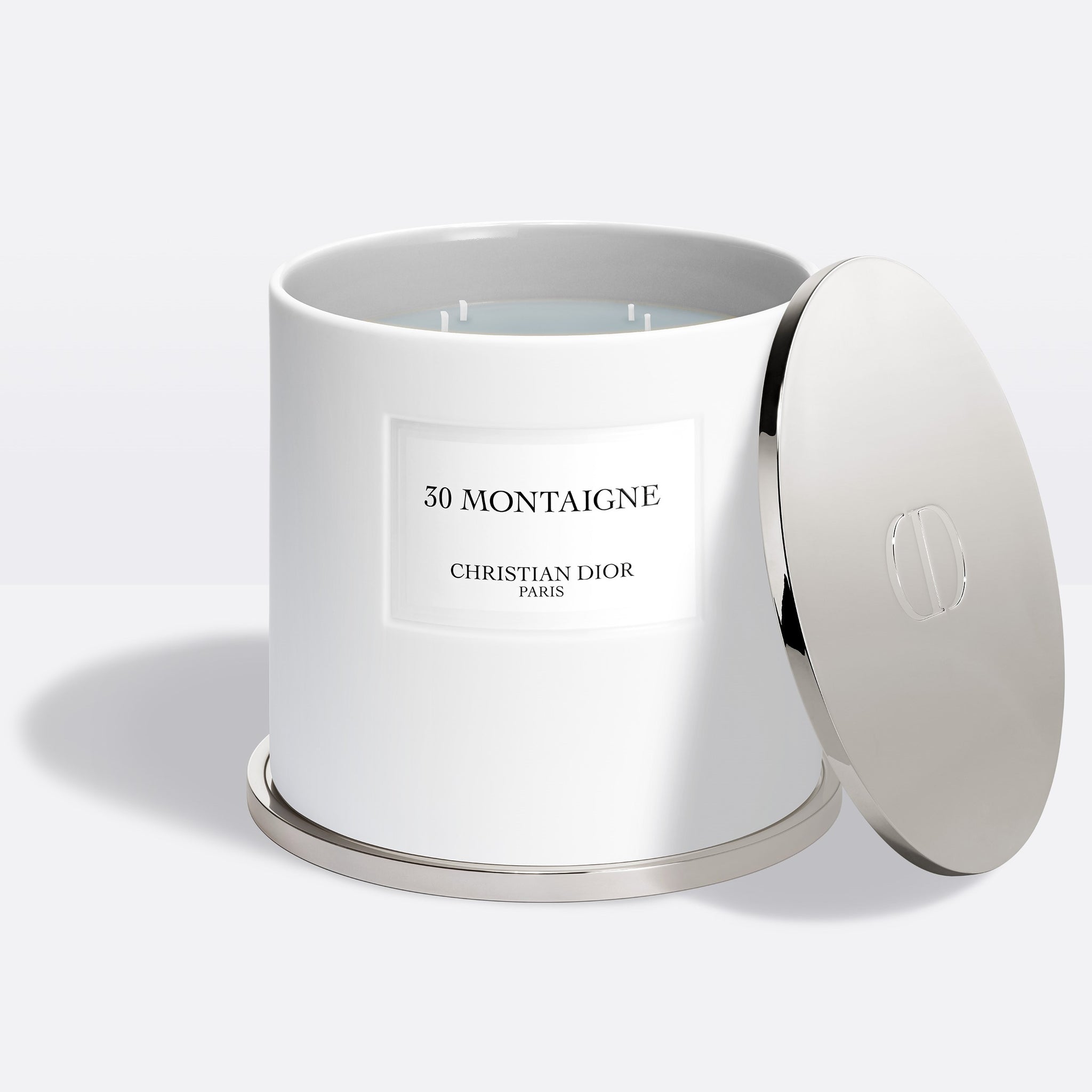 30 MONTAIGNE GIANT CANDLE ~ Scented Candle - Amber and Spicy Notes - 1.5 kg